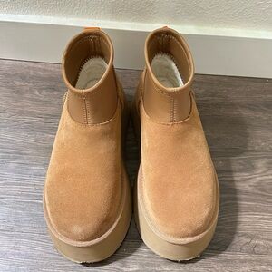 UGG mini dipper tan size 6